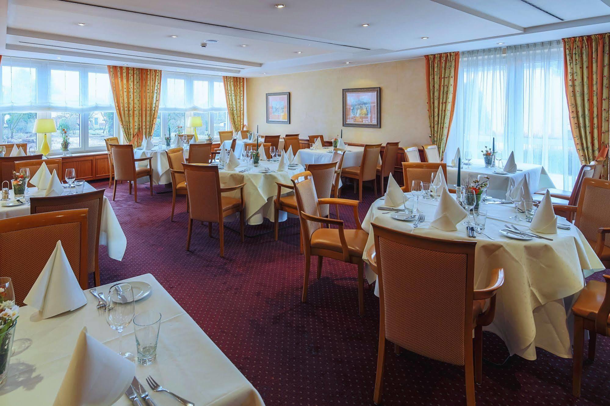 Hotel-Restaurant Kunz Пирмазенс Экстерьер фото